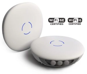 Close-up of a router display showing network status and signal strength.